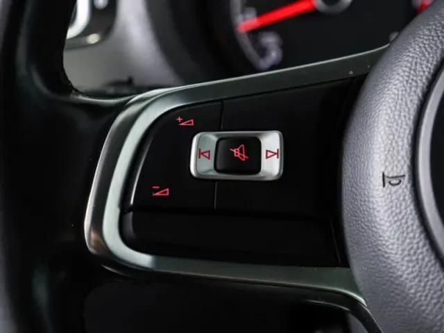 Volkswagen Polo, V Рестайлинг — фото 15