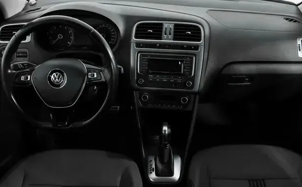 Volkswagen Polo, V Рестайлинг — фото 5