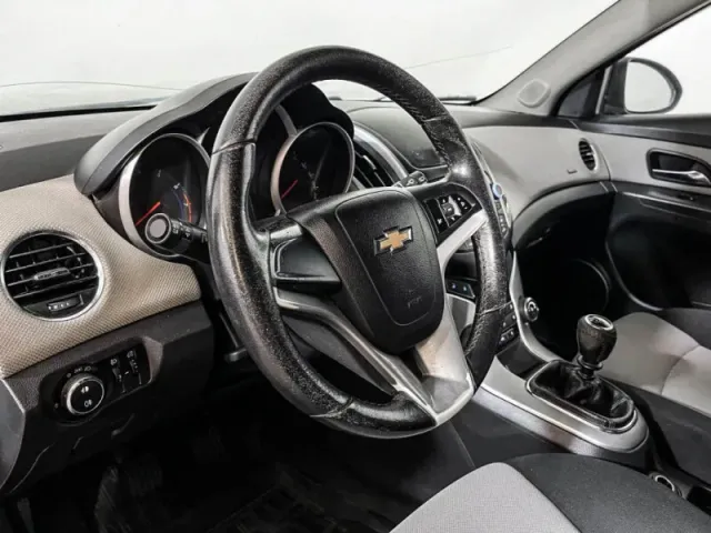 Chevrolet Cruze, I Рестайлинг — фото 13
