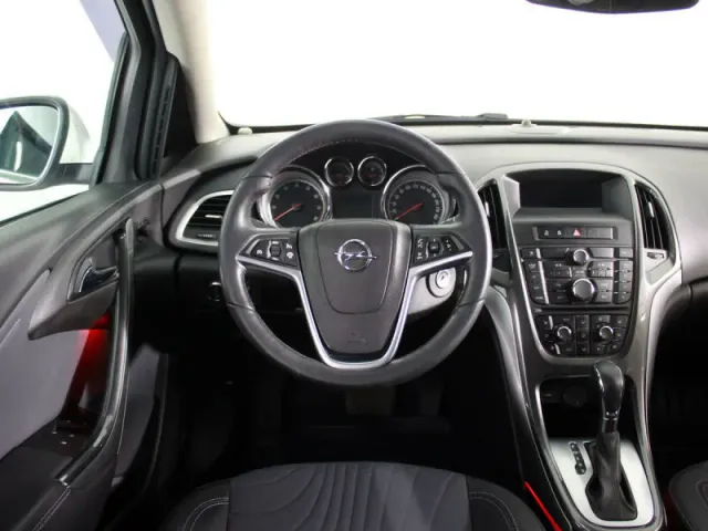 Opel Astra, J Рестайлинг — фото 5