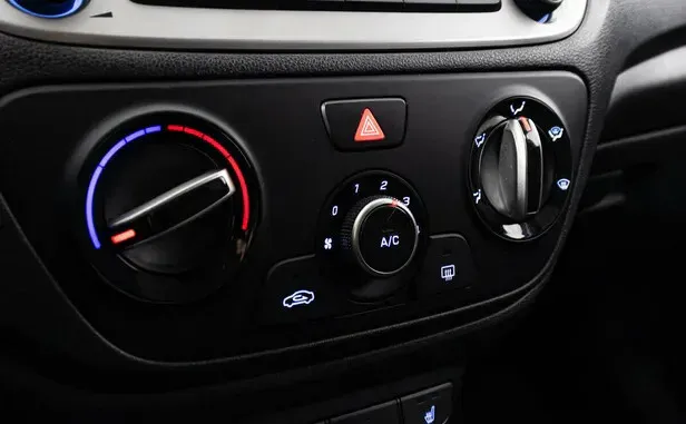 Hyundai Solaris, II — фото 18