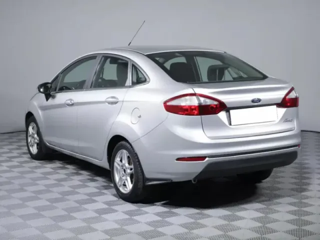 Ford Fiesta, Mk6 Рестайлинг — фото 7