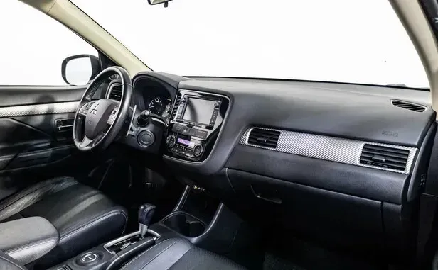 Mitsubishi Outlander, III Рестайлинг — фото 6