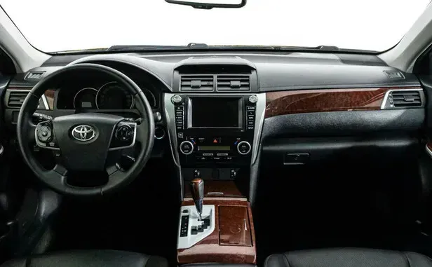 Toyota Camry, VII (XV50) — фото 12
