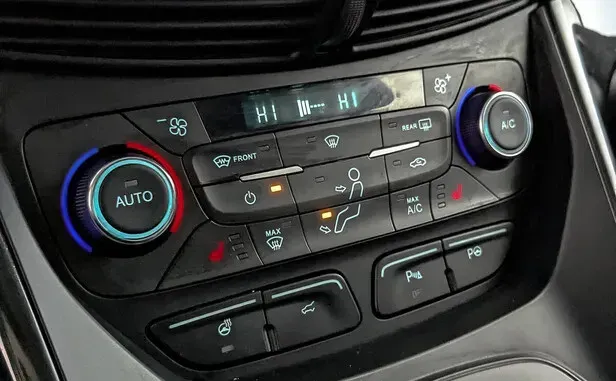 Ford Kuga, II Рестайлинг — фото 10