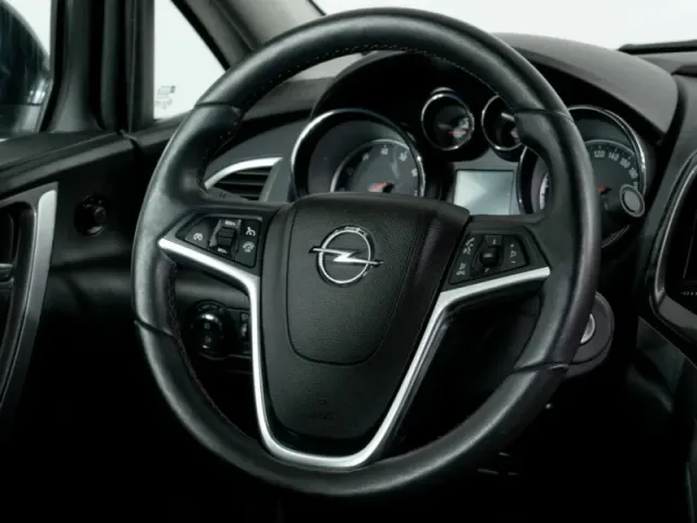 Opel Astra, J Рестайлинг — фото 17