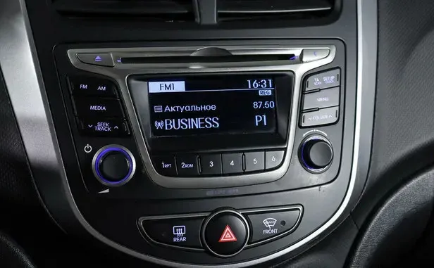 Hyundai Solaris, I Рестайлинг — фото 11