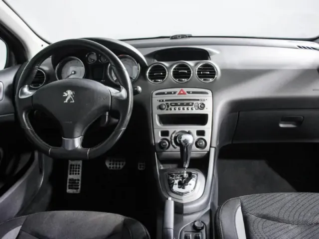 Peugeot 408, II — фото 11