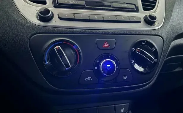 Hyundai Solaris, II — фото 11