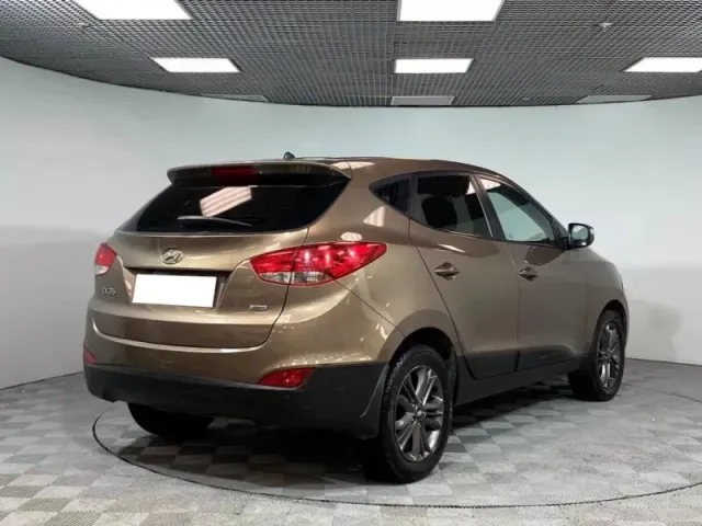 Hyundai ix35, I — фото 17