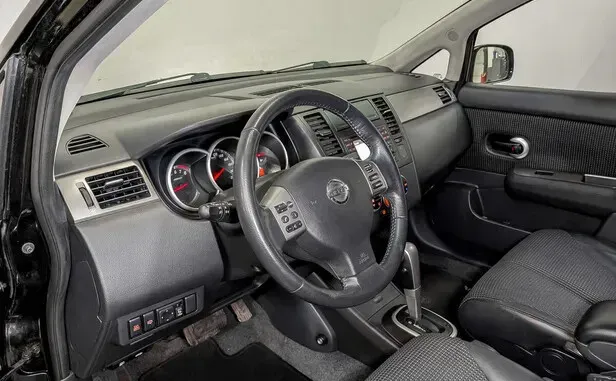 Nissan Tiida, I Рестайлинг — фото 6