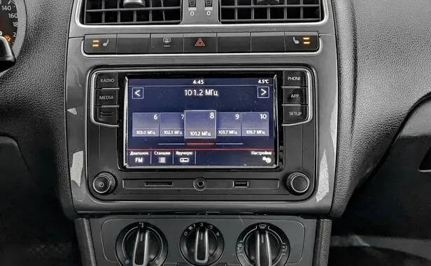 Volkswagen Polo, V Рестайлинг — фото 9