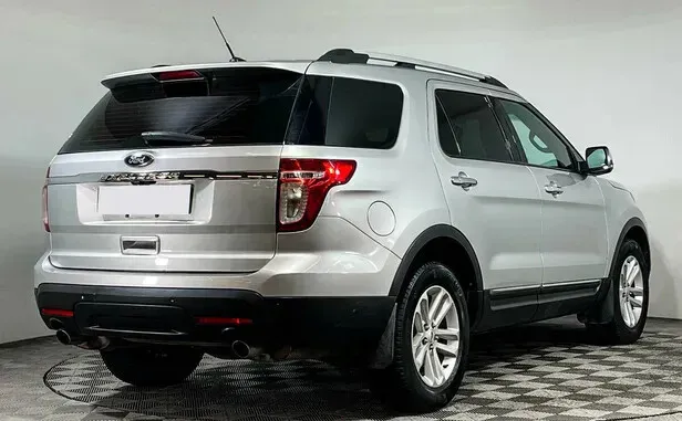 Ford Explorer, V — фото 2