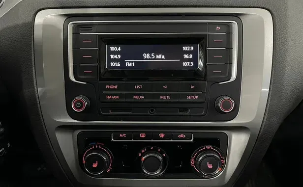 Volkswagen Jetta, VI Рестайлинг — фото 10