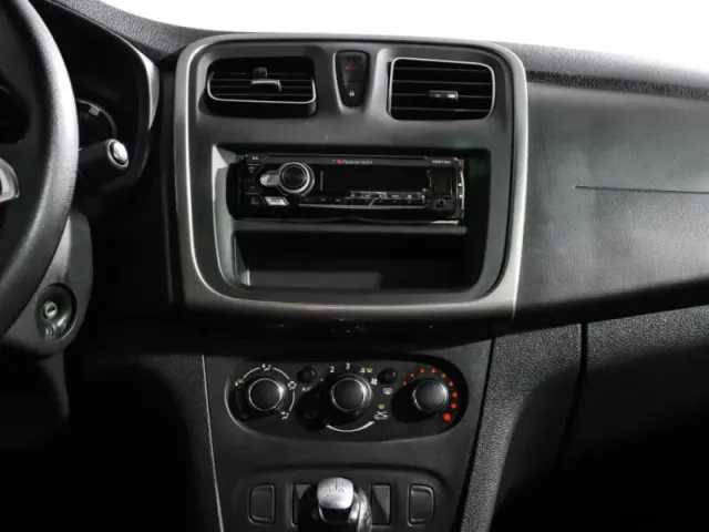 Renault Logan, II Рестайлинг — фото 14
