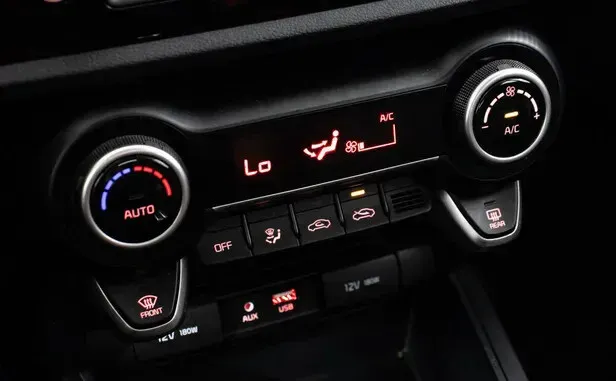 Kia Rio, IV — фото 12