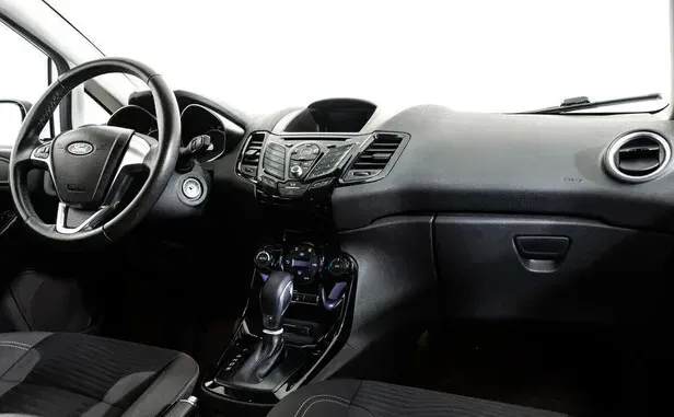 Ford Fiesta, Mk6 Рестайлинг — фото 8