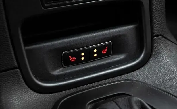 Ford Fiesta, Mk6 Рестайлинг — фото 11