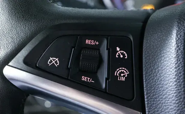 Opel Astra, J Рестайлинг — фото 11