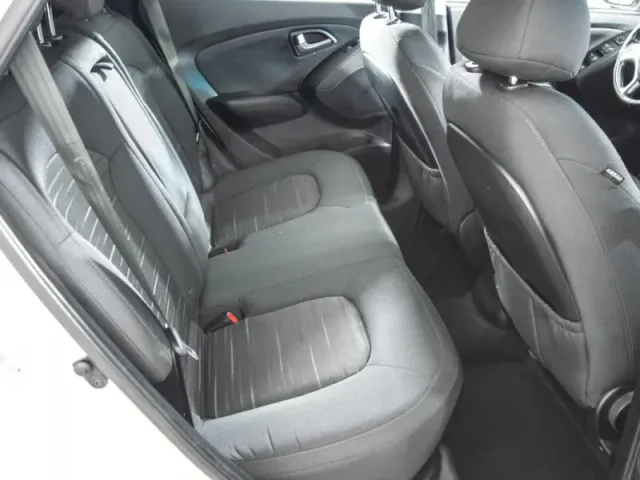 Hyundai ix35, I — фото 10