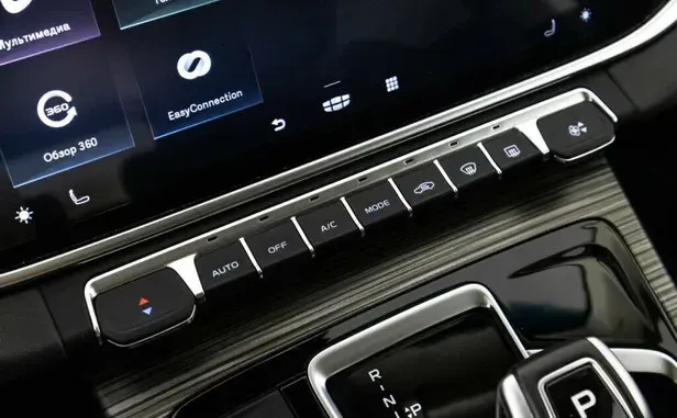 Geely Atlas Pro — фото 11