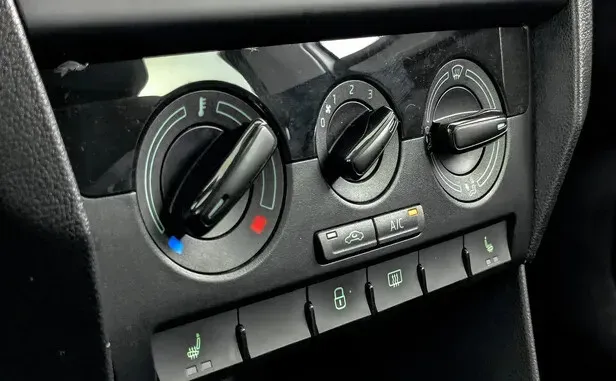Skoda Rapid, I Рестайлинг — фото 7