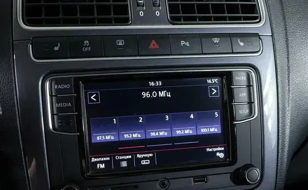 Volkswagen Polo, V Рестайлинг — фото 8