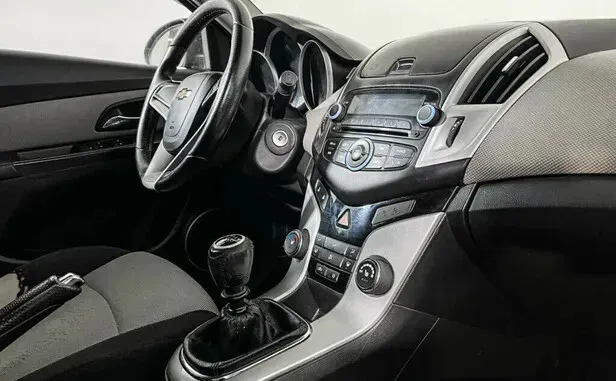 Chevrolet Cruze, I Рестайлинг — фото 5