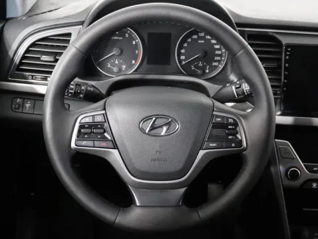 Hyundai Elantra, VI (AD) — фото 10
