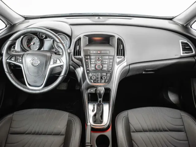 Opel Astra, J Рестайлинг — фото 9