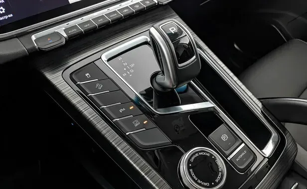 Geely Atlas Pro — фото 11