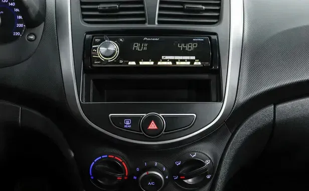 Hyundai Solaris, I Рестайлинг — фото 10