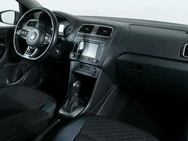 Volkswagen Polo, V Рестайлинг — фото 8
