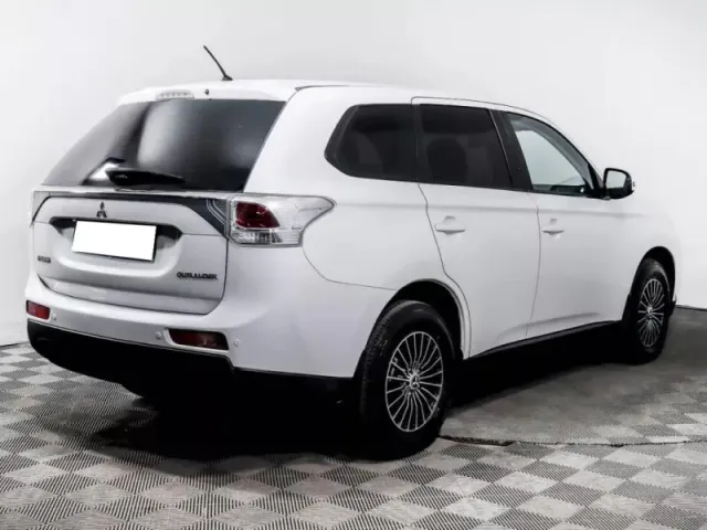 Mitsubishi Outlander, III — фото 4