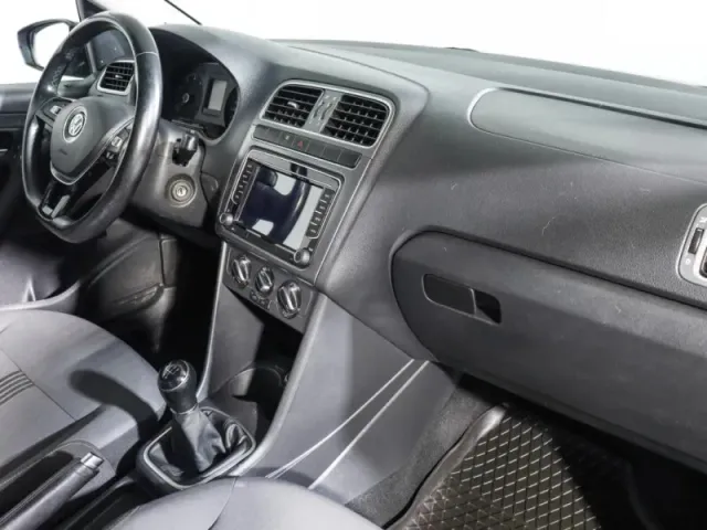 Volkswagen Polo, V Рестайлинг — фото 6