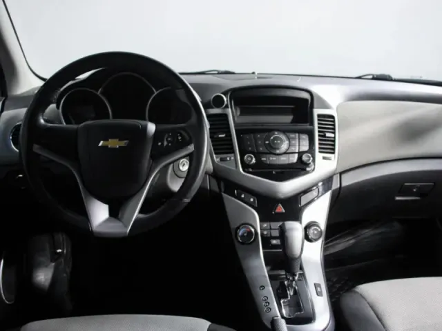 Chevrolet Cruze, I — фото 13