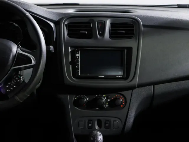 Renault Logan, II Рестайлинг — фото 15