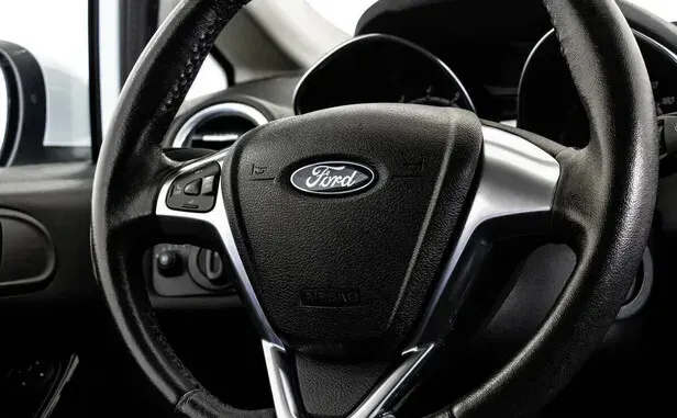 Ford Fiesta, Mk6 Рестайлинг — фото 9