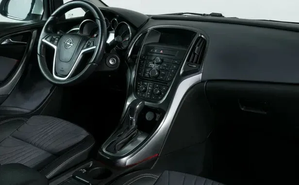 Opel Astra, J Рестайлинг — фото 18