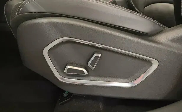 Geely Atlas Pro — фото 9
