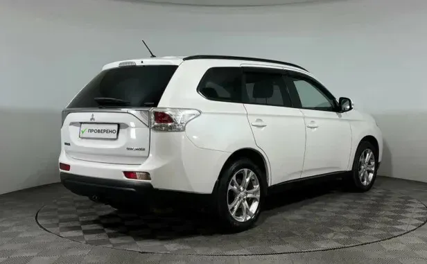 Mitsubishi Outlander, III — фото 2