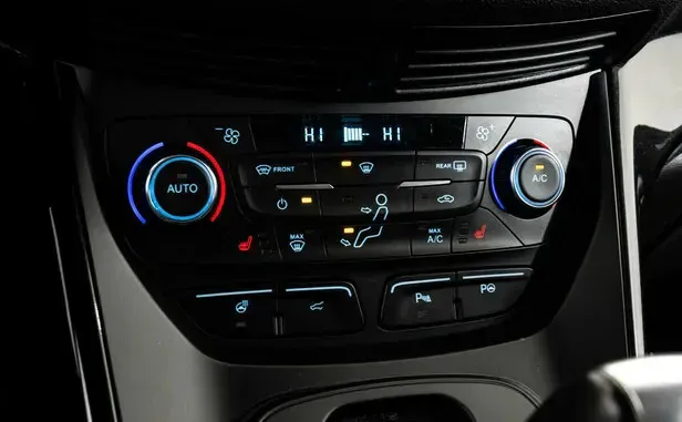 Ford Kuga, II Рестайлинг — фото 8