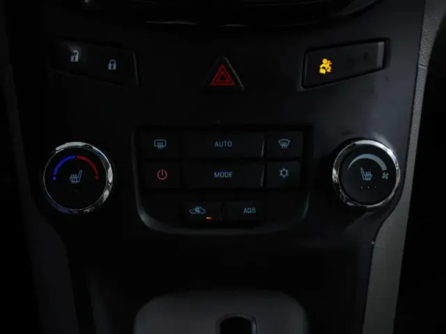 Chevrolet Orlando — фото 13
