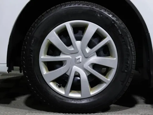 Renault Logan, II Рестайлинг — фото 7