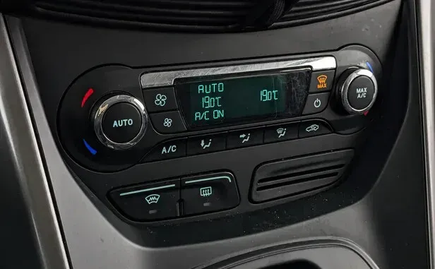 Ford Kuga, II Рестайлинг — фото 13