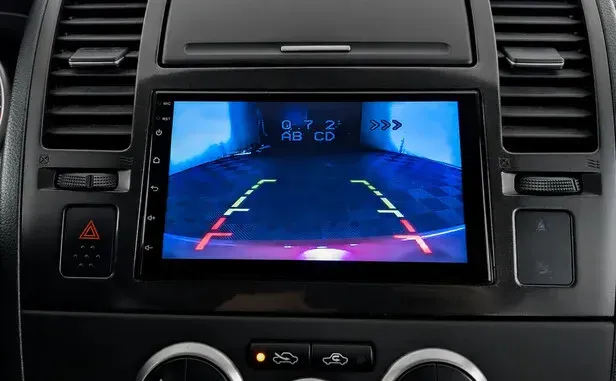 Nissan Tiida, I Рестайлинг — фото 13