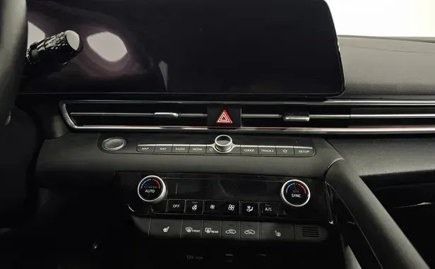 Hyundai Elantra, VII (CN7) — фото 8