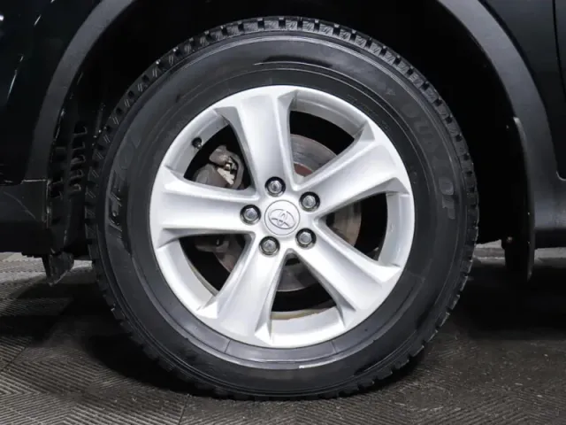 Toyota RAV4, IV (XA40) — фото 11