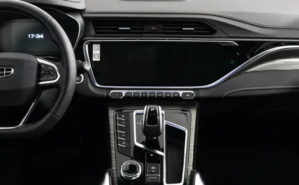 Geely Atlas Pro — фото 9