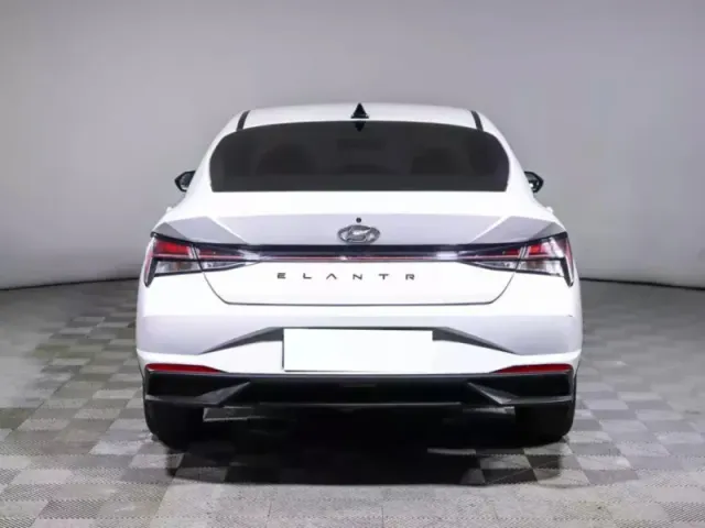 Hyundai Elantra, VII (CN7) — фото 5